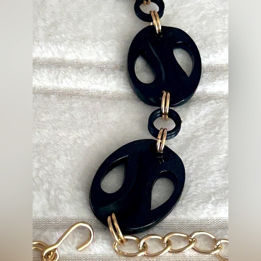 2- Vintage 1990 Black Fashion Disk and Gold Chain Belt - Picture 4 of 10